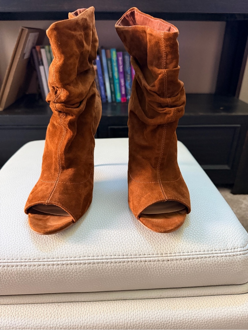 Steve Madden “Surrender” Women’s Rust Suede Slouch Peep-Toe Booties Size 8
